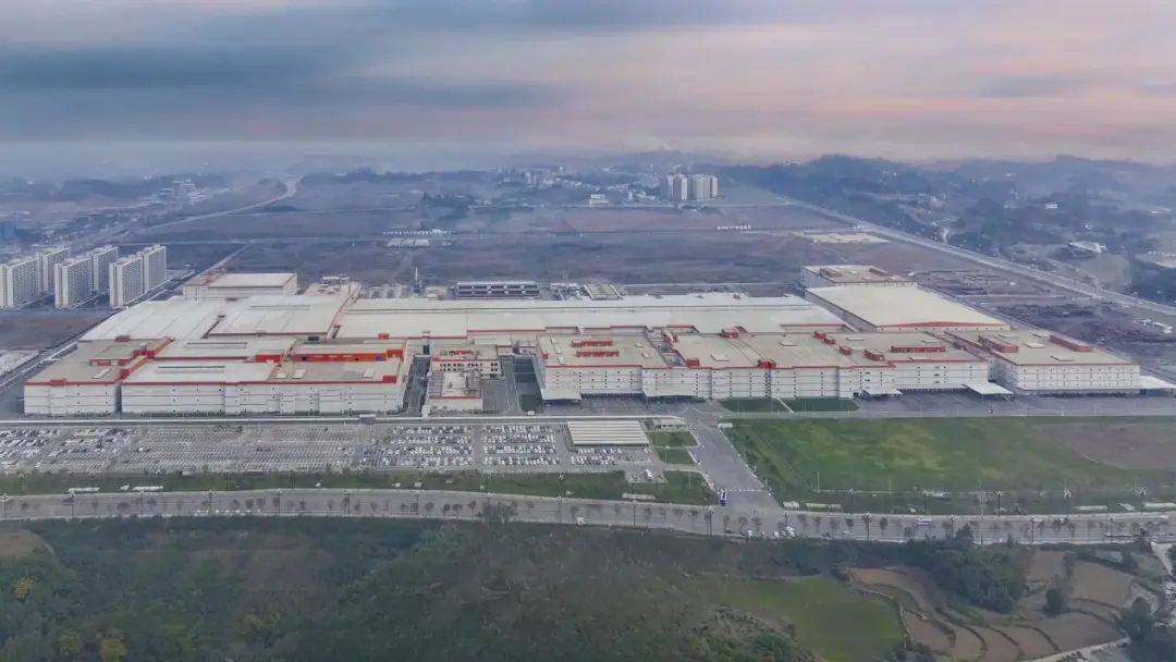 “時代長安”標(biāo)準(zhǔn)電芯下線，長安汽車攜手伙伴加速進(jìn)軍動力電池領(lǐng)域